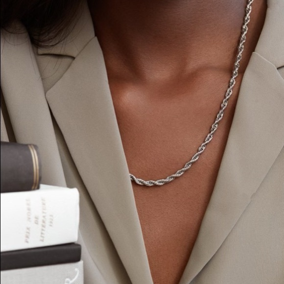 🤍18K white gold plated skinny rope chain - Picture 2 of 6